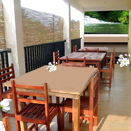 Hotel Pearl Gate Chilaw Ngoại thất bức ảnh
