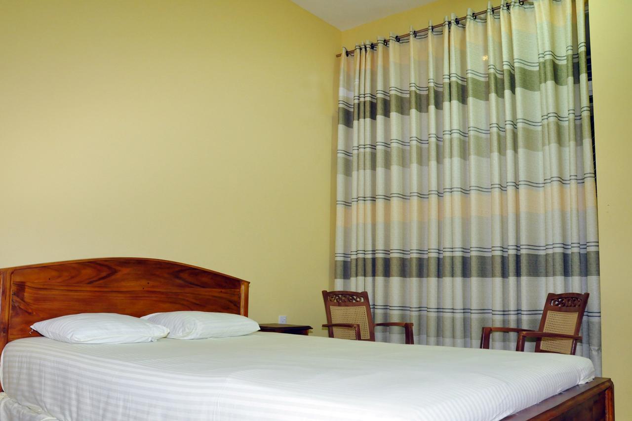 Hotel Pearl Gate Chilaw Ngoại thất bức ảnh