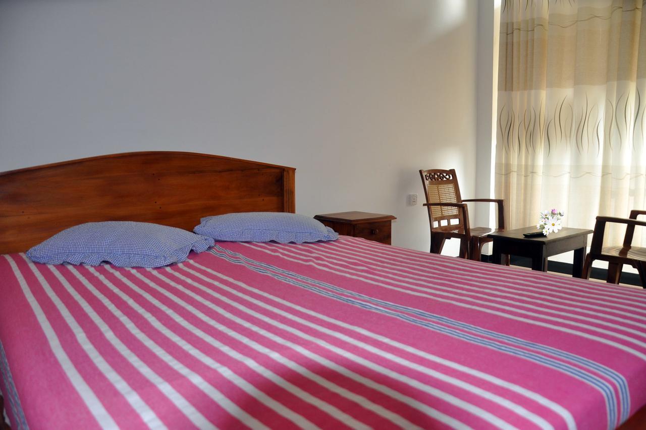 Hotel Pearl Gate Chilaw Ngoại thất bức ảnh